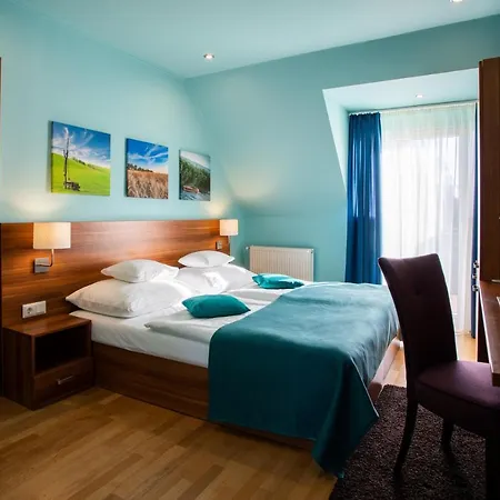 Hotel Tópart 4*