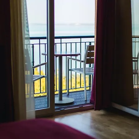 Tópart Szálloda 4*