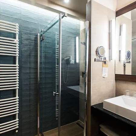 Tópart Hotel 4*
