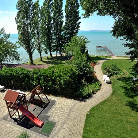 Szálloda Tópart